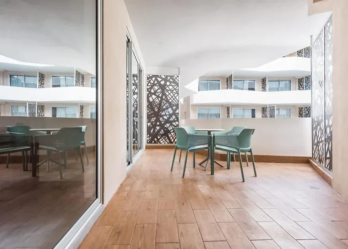 Luxury 2-bed 200mb Wifi Sauna Ac Gym Playa del Carmen