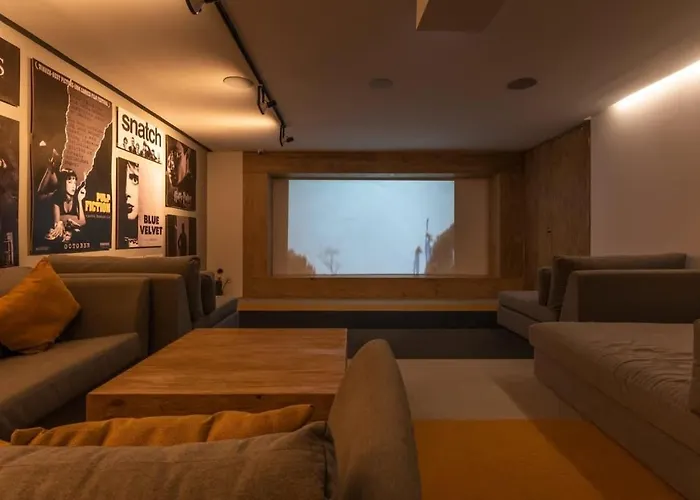 Luxury 2-bed 200mb Wifi Sauna Ac Gym Сasa de vacaciones *